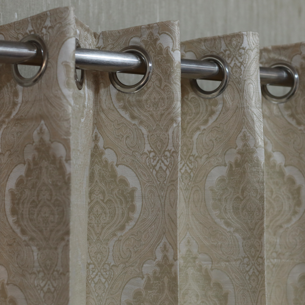 Readymade Curtains Photo (1/3)