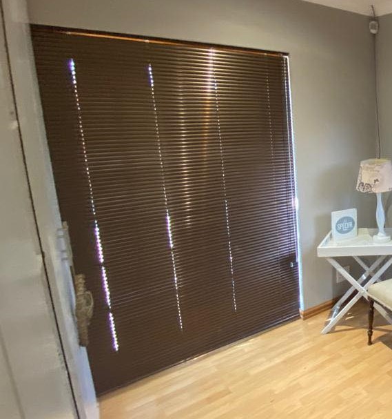 Venetian Blinds Photo (2/3)