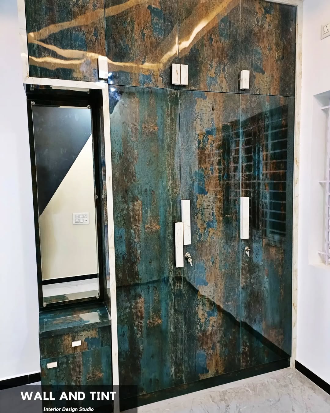 Wardrobe interior design idea for modern homes (1/3)