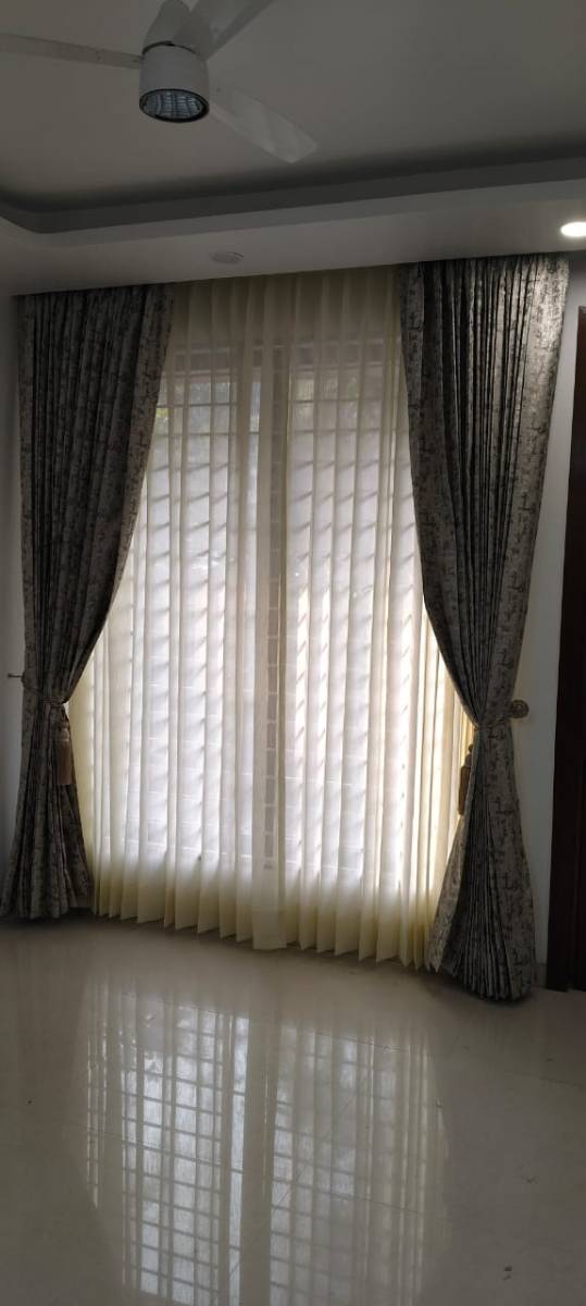 Window Curtains Photo (2/3)